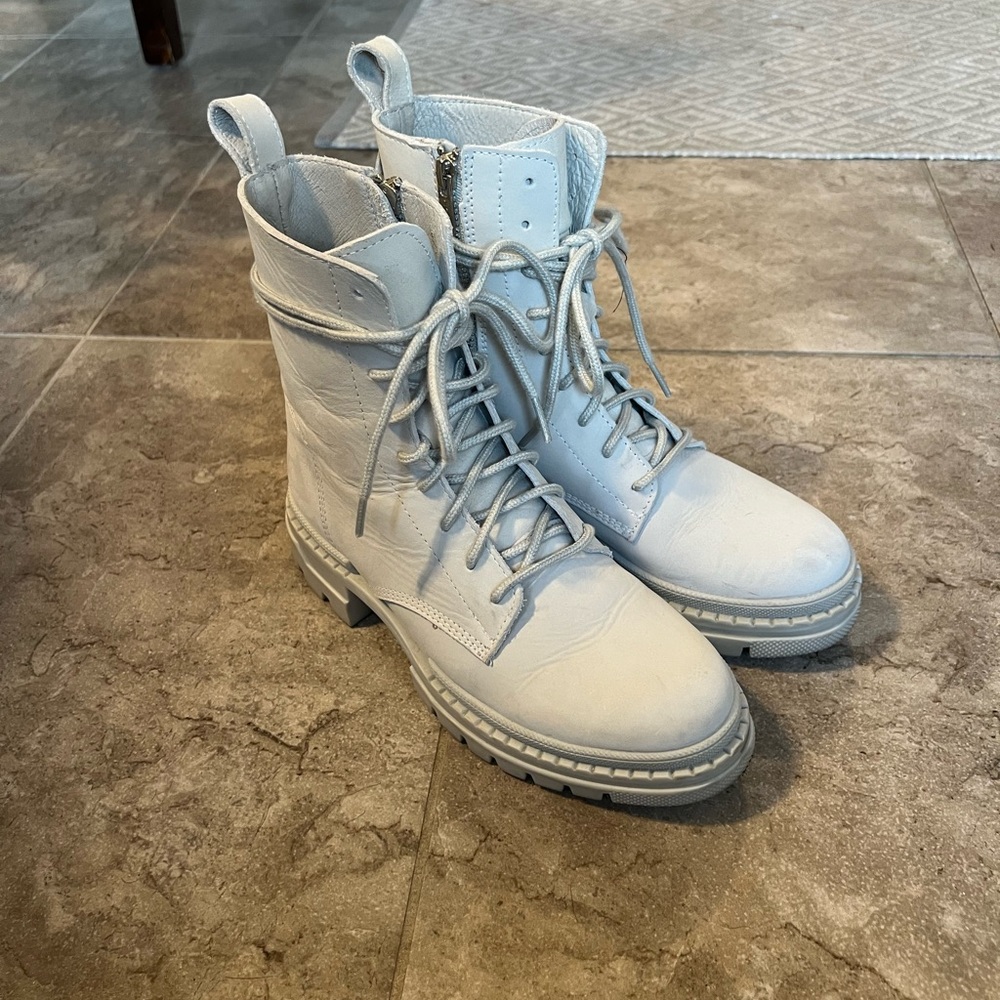 Steve Madden Light Gray Lace-Up Boots